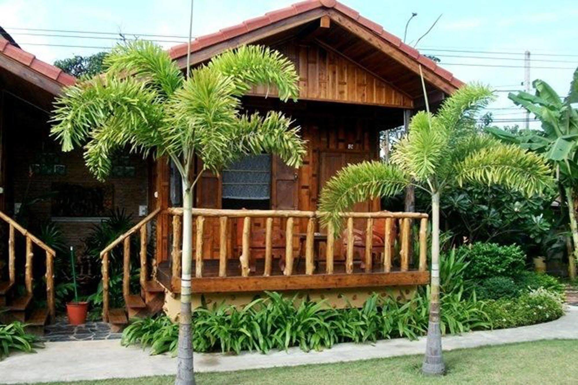 J&J Guesthouse Sukhothai Exteriör bild