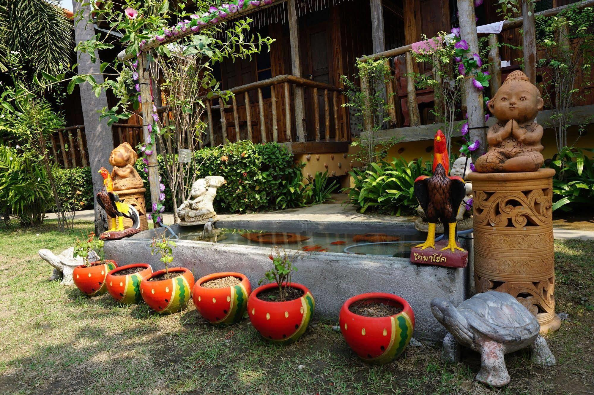 J&J Guesthouse Sukhothai Exteriör bild