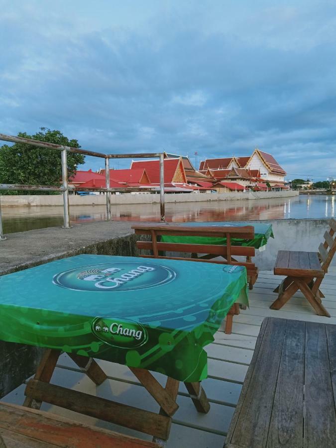 J&J Guesthouse Sukhothai Exteriör bild